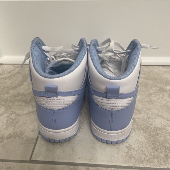 NIKE DUNKS - Picture 3 of 3